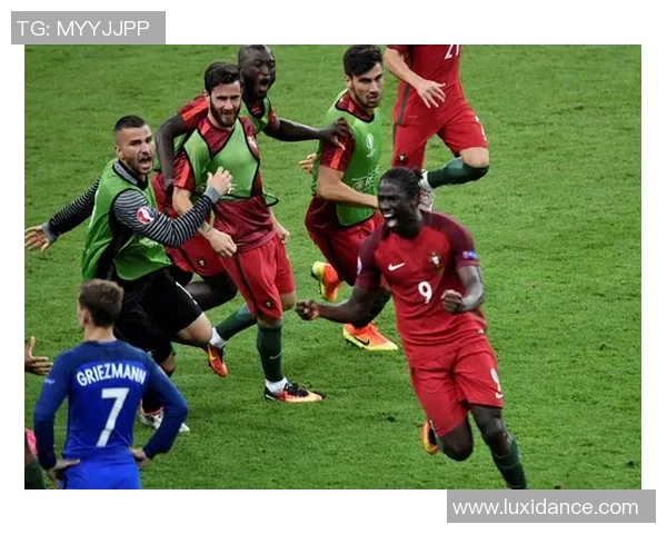 被打断腿的足球明星重返赛场的励志故事与不屈精神 被打断腿的足球明星重返赛场的励志故事与不屈精神