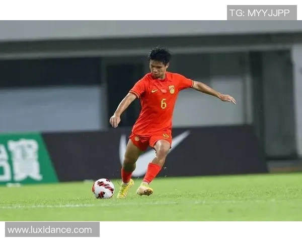 足球明星刘浪舟的传奇之路与荣耀时刻揭秘 足球明星刘浪舟的传奇之路与荣耀时刻揭秘