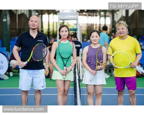 网球专题:聚焦成都网球队的团队协作 网球专题:聚焦成都网球队的团队协作