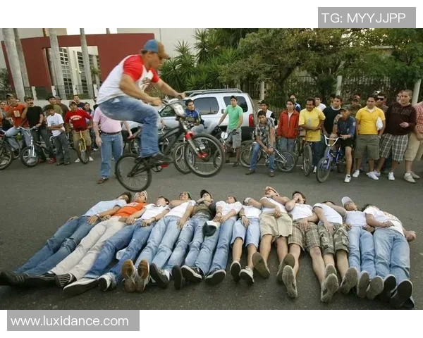 极限运动热议:南京极限运动队的状态争议 极限运动热议:南京极限运动队的状态争议