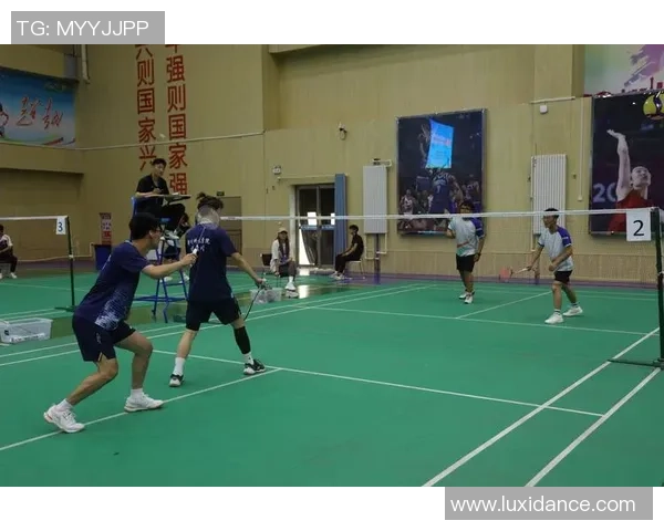 羽毛球纪实:记录重庆羽毛球队的奋斗经历 羽毛球纪实:记录重庆羽毛球队的奋斗经历